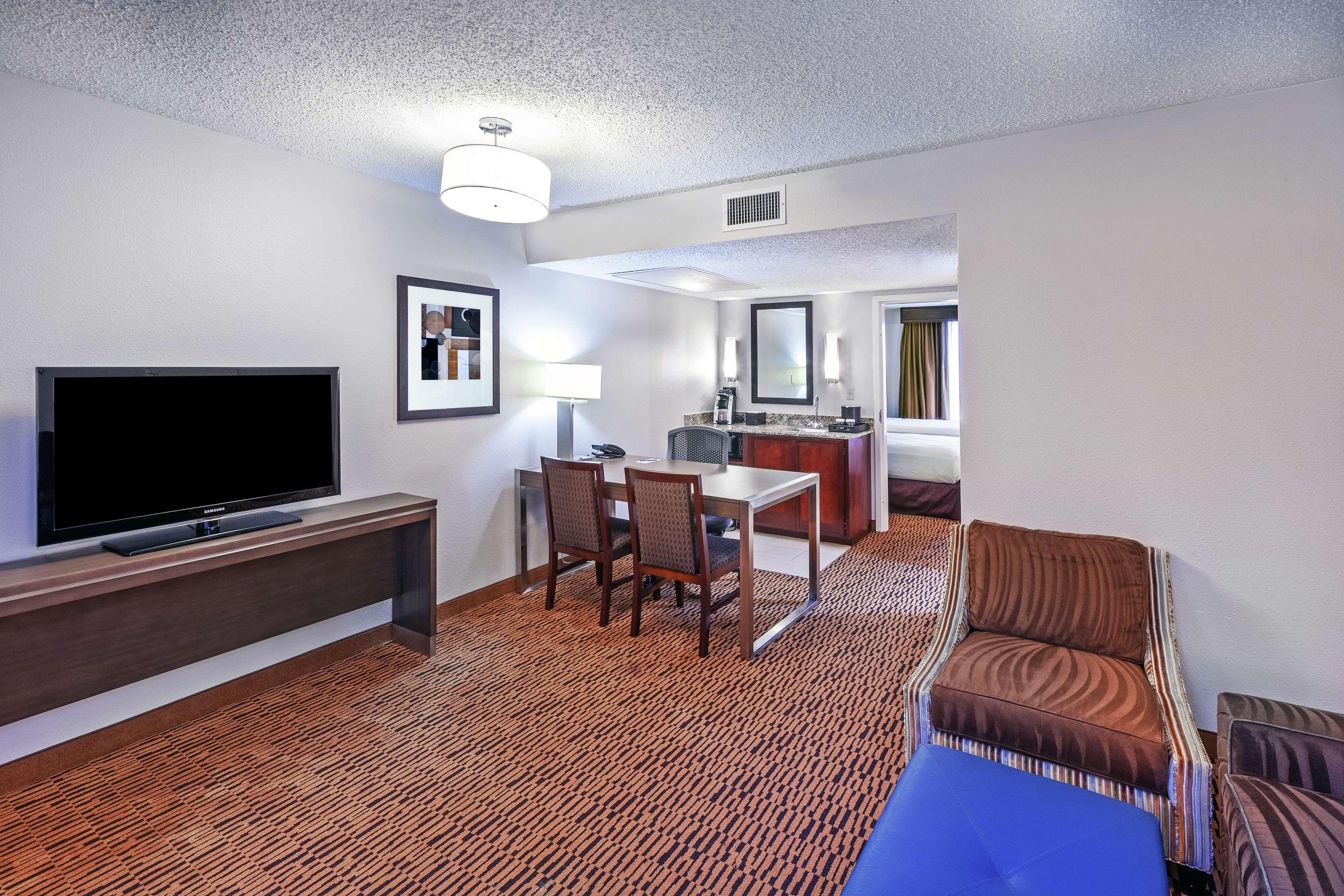 Embassy Suites By Hilton Dallas Market Center Luaran gambar