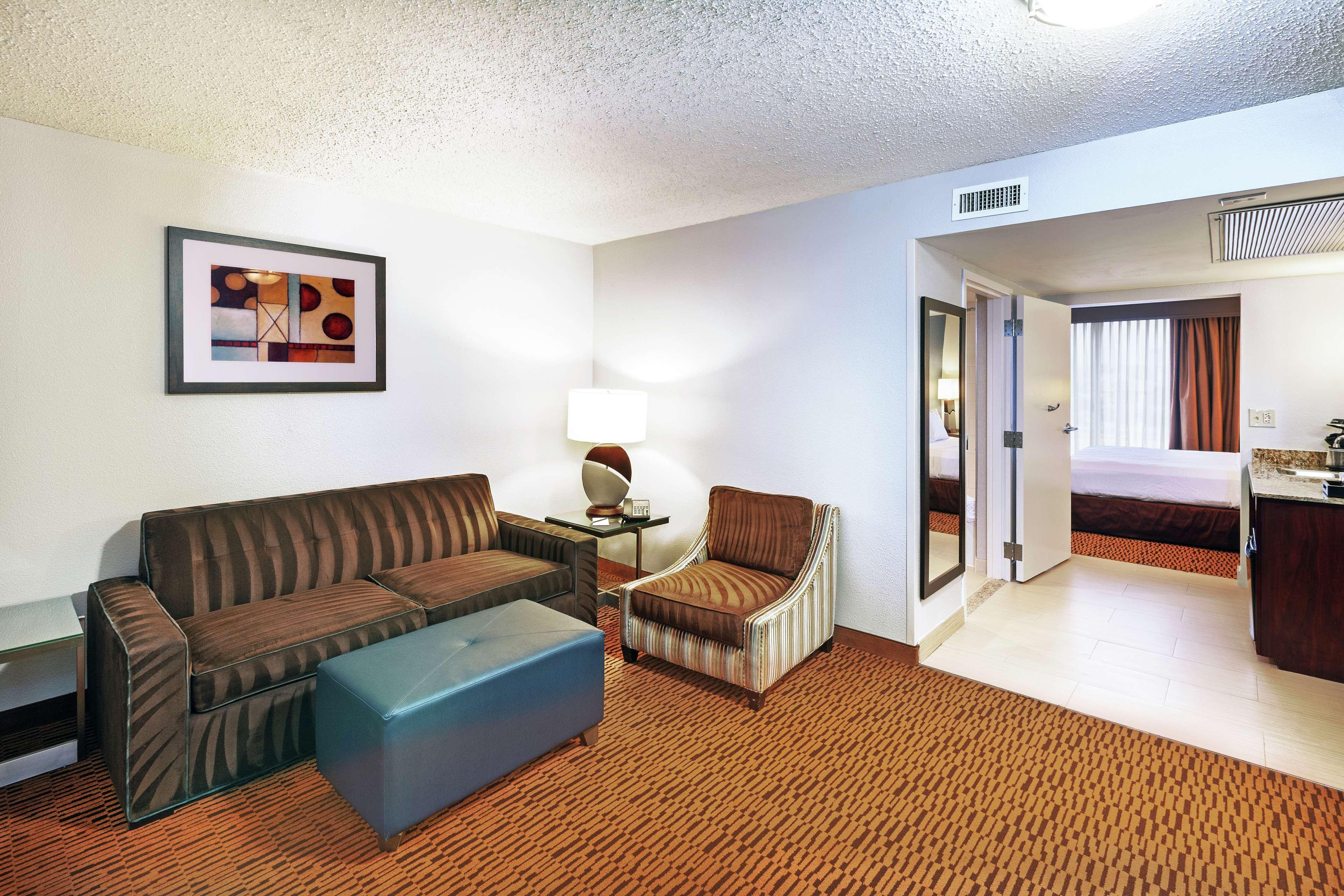 Embassy Suites By Hilton Dallas Market Center Luaran gambar