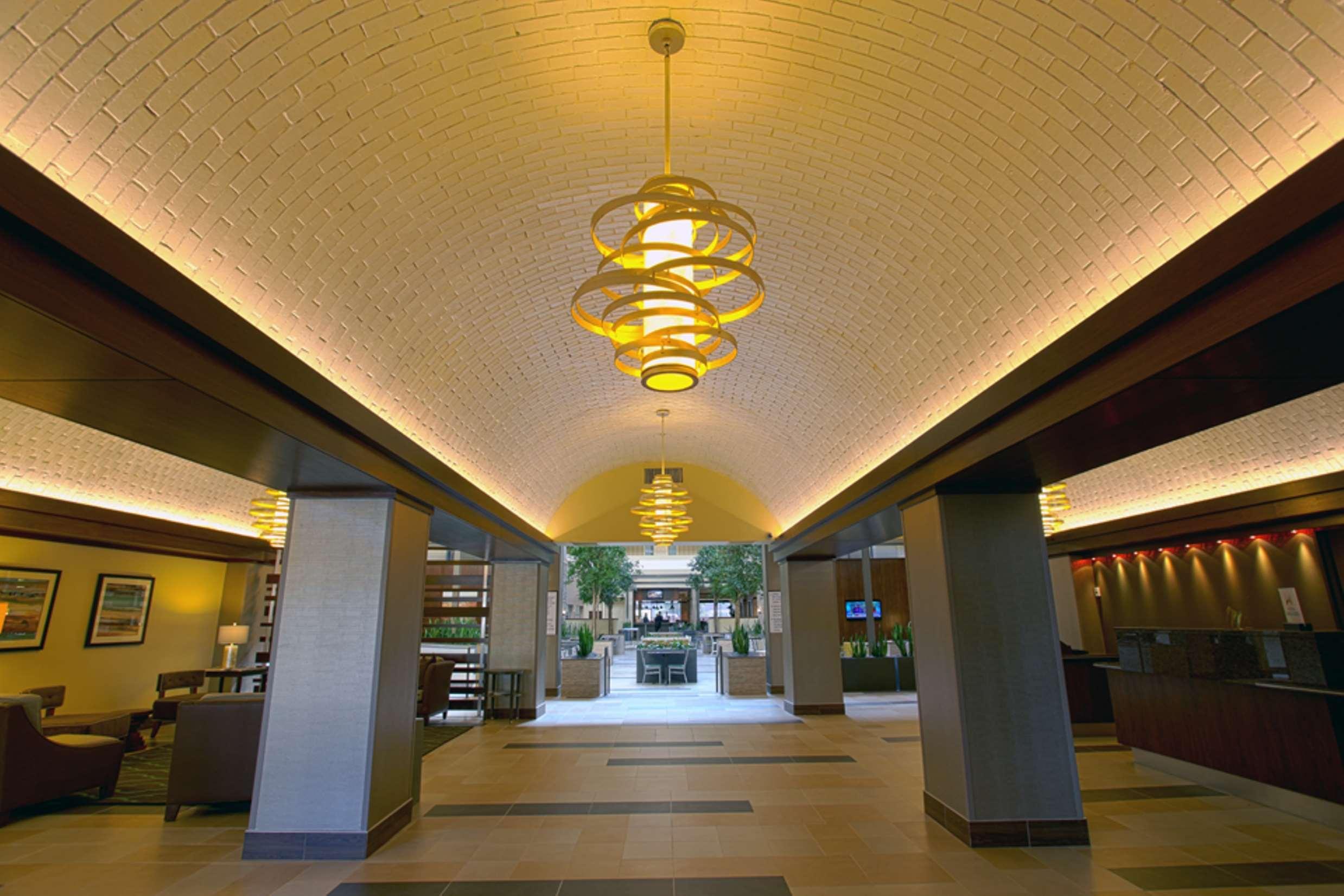 Embassy Suites By Hilton Dallas Market Center Dalaman gambar