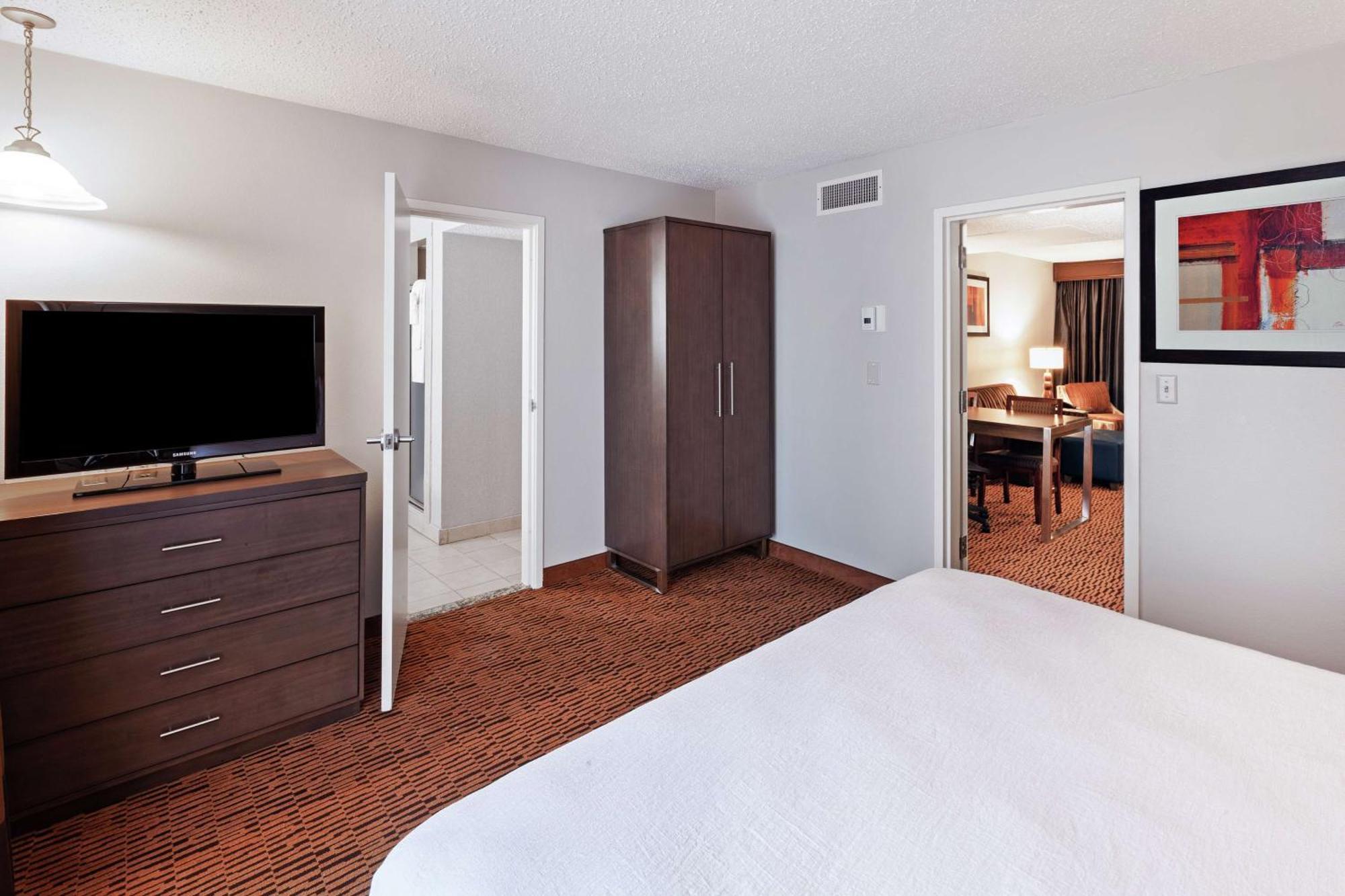 Embassy Suites By Hilton Dallas Market Center Luaran gambar