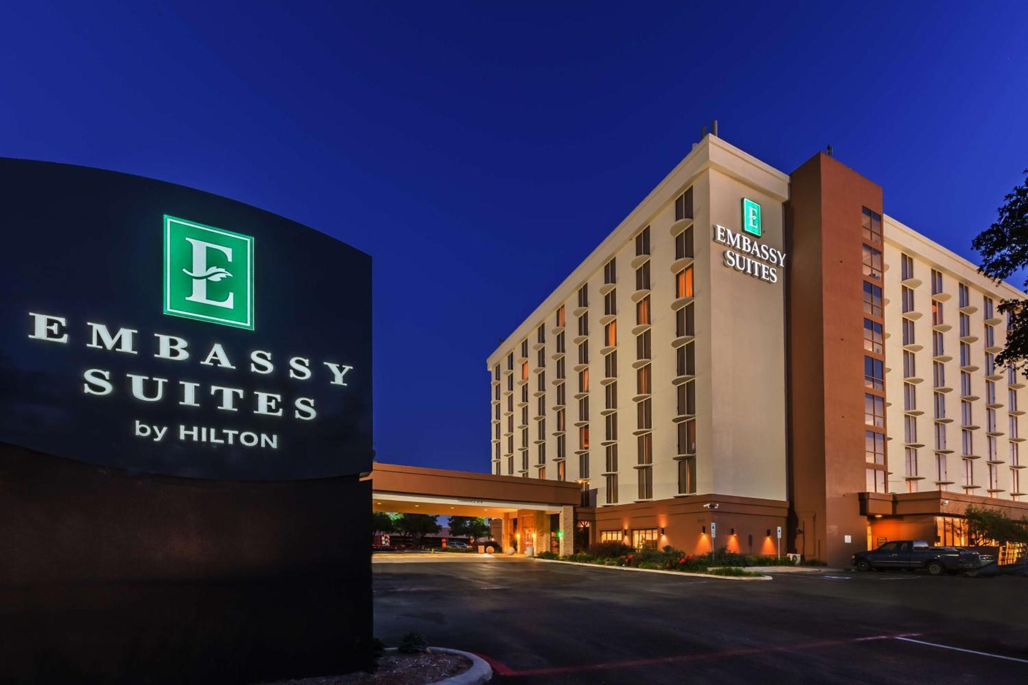 Embassy Suites By Hilton Dallas Market Center Luaran gambar