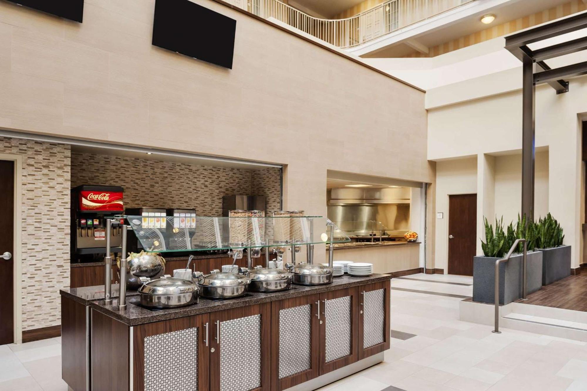 Embassy Suites By Hilton Dallas Market Center Luaran gambar