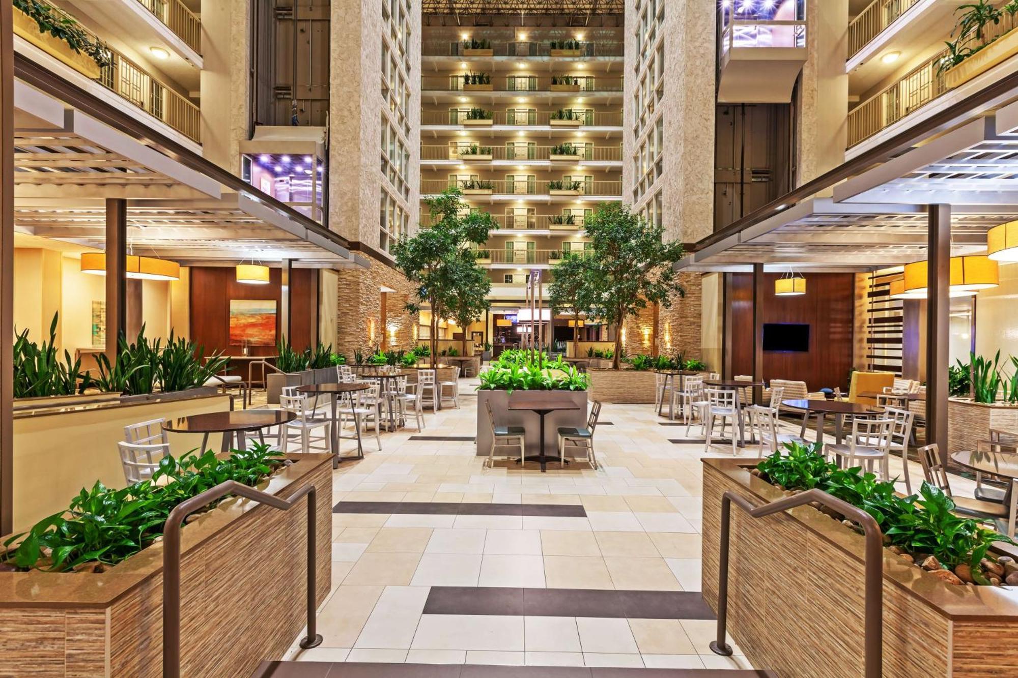 Embassy Suites By Hilton Dallas Market Center Luaran gambar