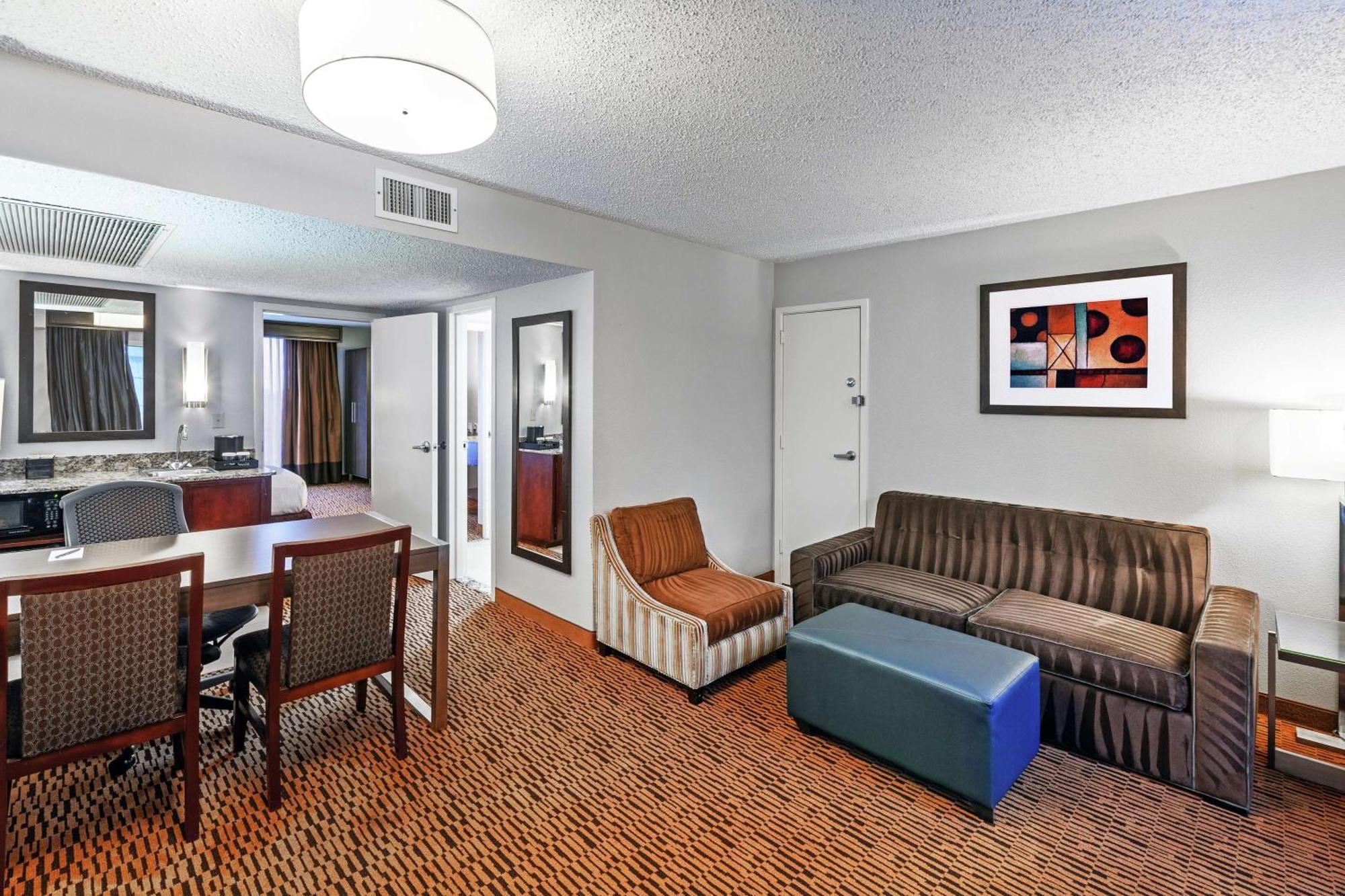 Embassy Suites By Hilton Dallas Market Center Luaran gambar